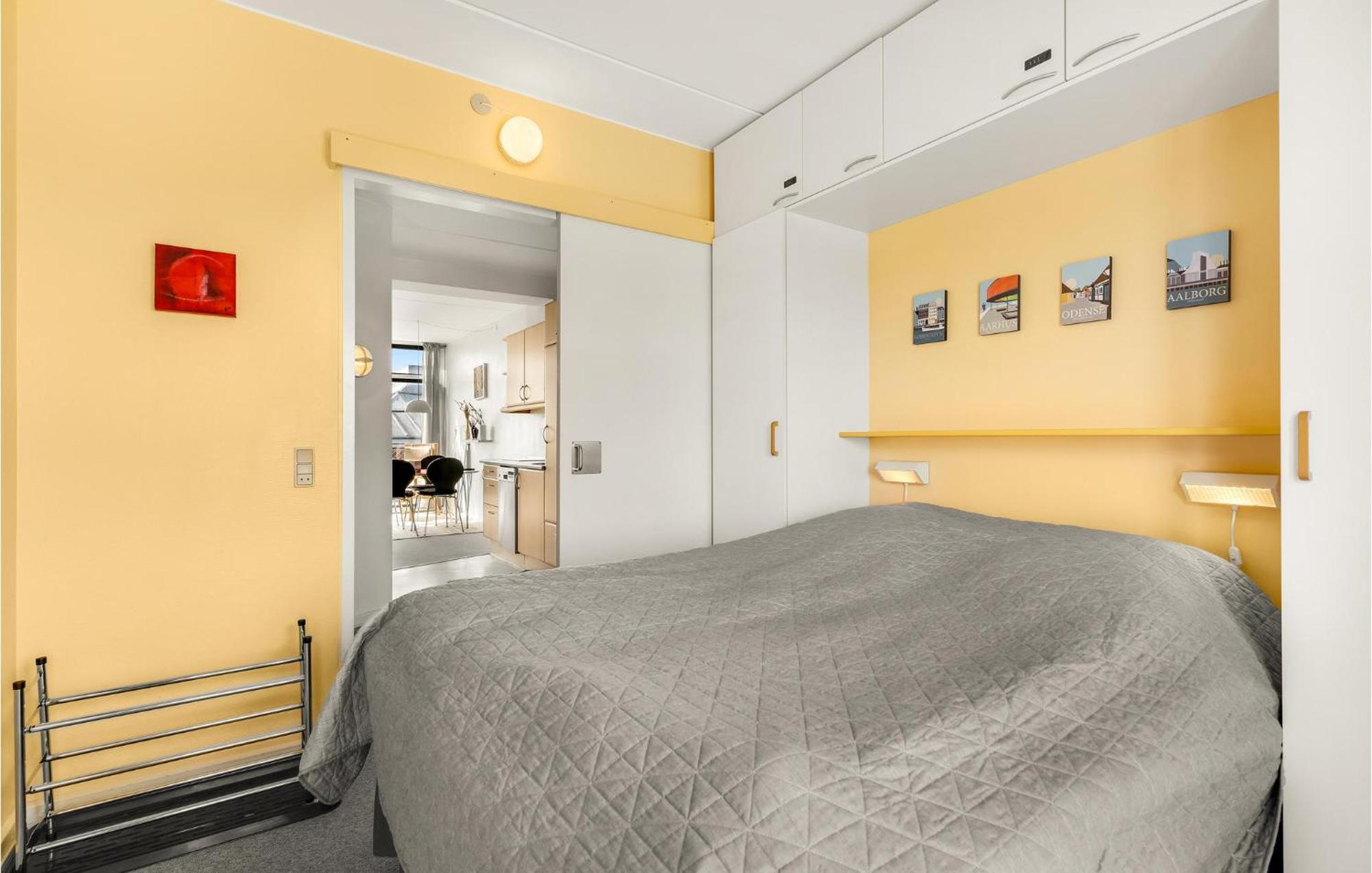 Bad, Lejl, 68 Apartment