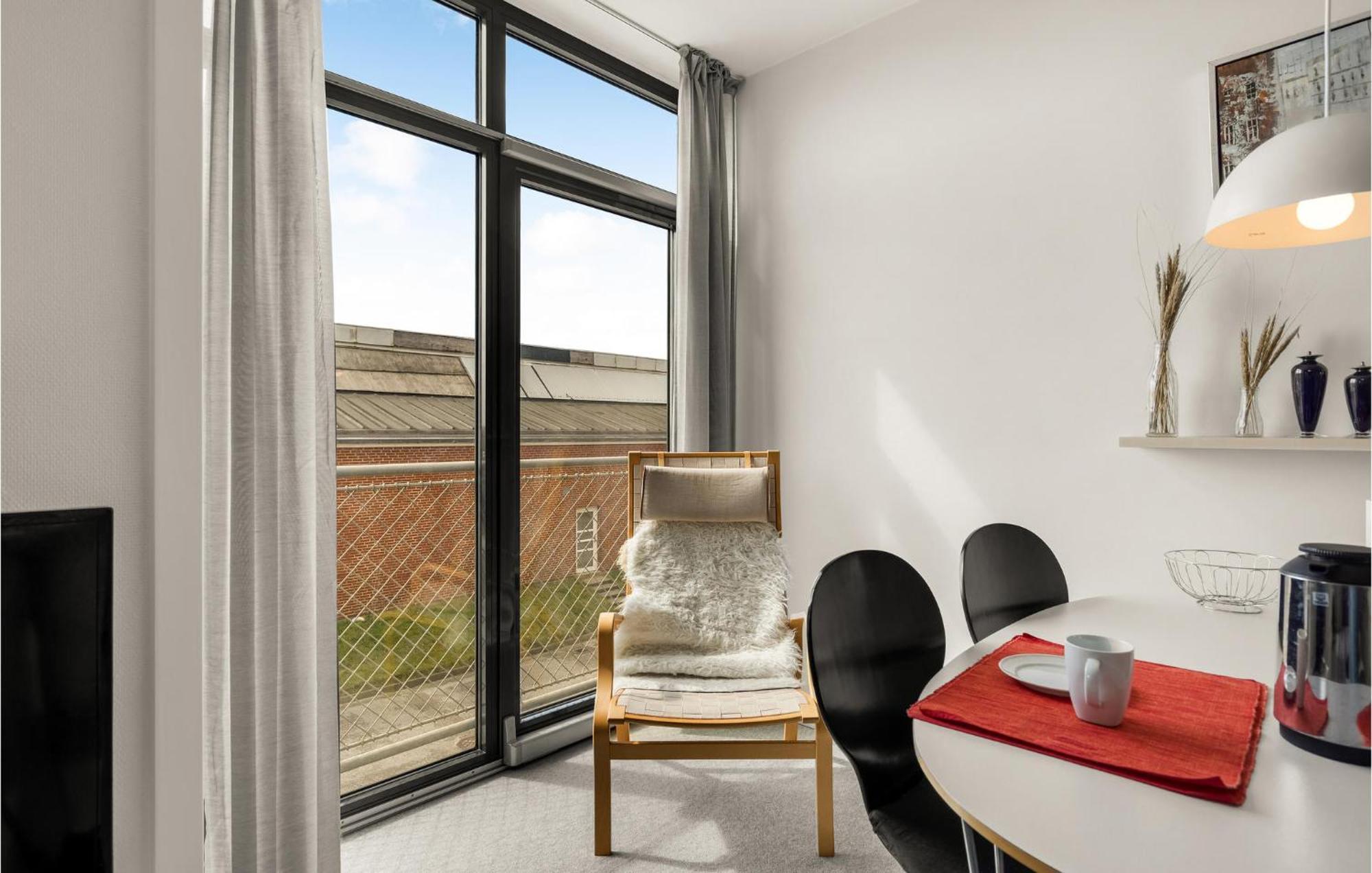 Bad, Lejl, 68 Apartment
